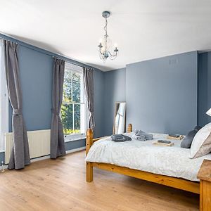 Beautiful House Comfortable & Cozy